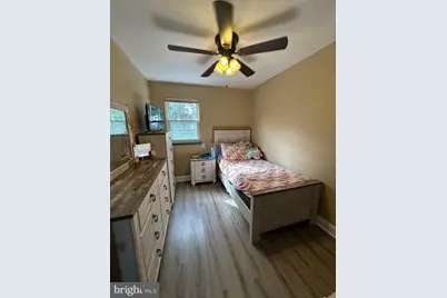 7837 Lawndale Avenue, Philadelphia, PA 19111 - Photo 15