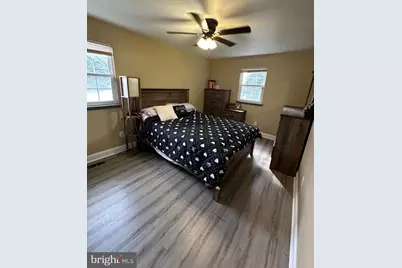 7837 Lawndale Avenue, Philadelphia, PA 19111 - Photo 17