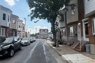 2642 S Iseminger St, Philadelphia, PA 19148 - Photo 3