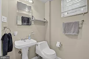 2642 S Iseminger St, Philadelphia, PA 19148 - Photo 7