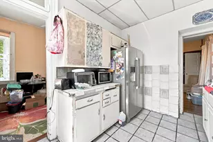 102 E Cliveden St, Philadelphia, PA 19119 - Photo 27
