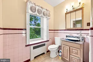 102 E Cliveden St, Philadelphia, PA 19119 - Photo 15