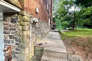 218 Lockart Ln, Philadelphia, PA 19116 - Photo 5