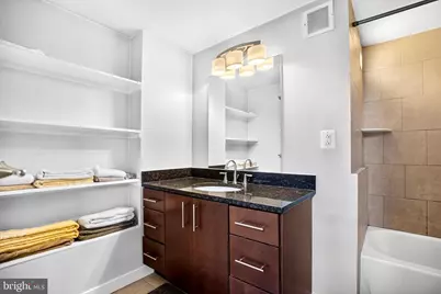 1201 Fitzwater Street #304, Philadelphia, PA 19147 - Photo 11
