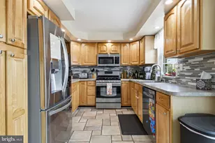 10007 Warfield Pl, Philadelphia, PA 19114 - Photo 9