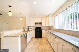 7271 Shalkop St, Philadelphia, PA 19128 - Photo 5