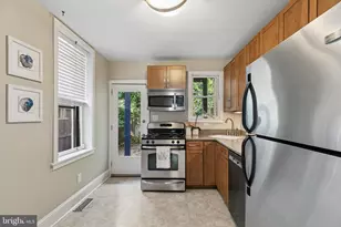 621 S Bambrey St, Philadelphia, PA 19146 - Photo 15