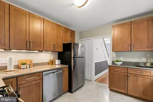 621 S Bambrey St, Philadelphia, PA 19146 - Photo 17
