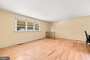 10209 W Keswick Rd, Philadelphia, PA 19114 - Photo 3