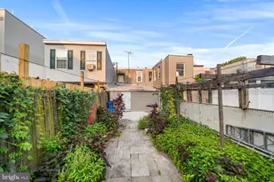 1821 E Sergeant St, Philadelphia, PA 19125 - Photo 11