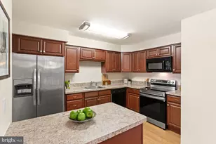 2751 Pennsylvania Ave, Philadelphia, PA 19130 - Photo 11
