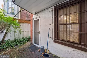2217 Locust St, Philadelphia, PA 19103 - Photo 27