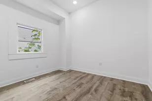 654 N 36th St, Philadelphia, PA 19104 - Photo 11