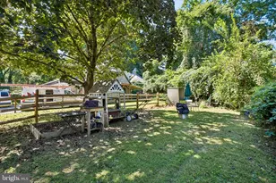 133 E Gorgas Ln, Philadelphia, PA 19119 - Photo 3