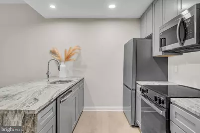 1801 Market Street #2411, Philadelphia, PA 19103 - Photo 3