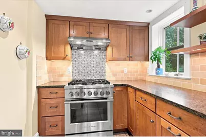 124 W Gravers Lane, Philadelphia, PA 19118 - Photo 9