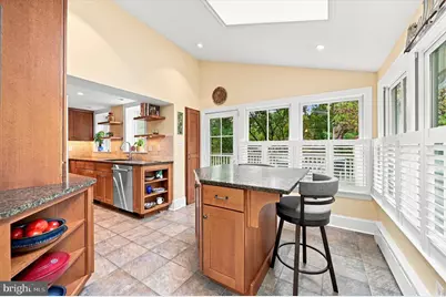 124 W Gravers Lane, Philadelphia, PA 19118 - Photo 11