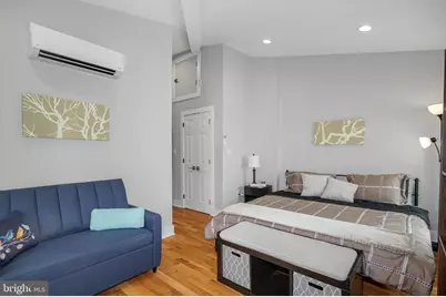 2049 E Hagert Street #UPPER, Philadelphia, PA 19125 - Photo 15