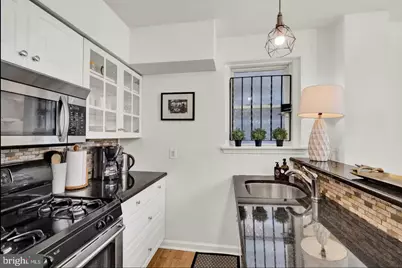 1802 Carpenter Street, Philadelphia, PA 19146 - Photo 3