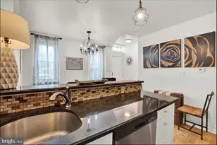 1802 Carpenter St, Philadelphia, PA 19146 - Photo 5