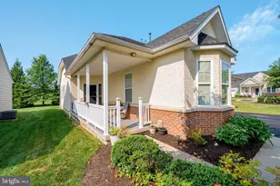 2672 Honeysuckle Ln, Philadelphia, PA 19116 - Photo 3