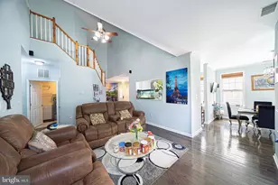 2672 Honeysuckle Ln, Philadelphia, PA 19116 - Photo 5