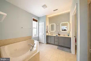 2672 Honeysuckle Ln, Philadelphia, PA 19116 - Photo 13