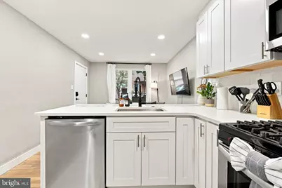 414 Fitzwater Street, Philadelphia, PA 19147 - Photo 9