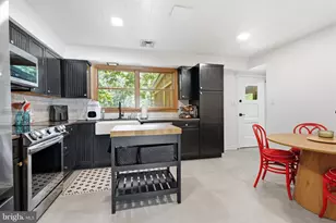 6910 Cliff Rd, Philadelphia, PA 19128 - Photo 9