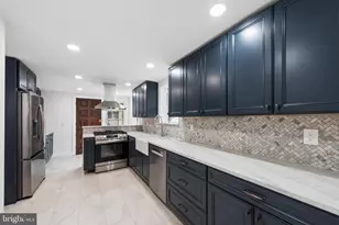 2218 Locust St, Philadelphia, PA 19103 - Photo 17