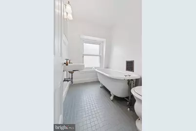 2218 Locust Street, Philadelphia, PA 19103 - Photo 35