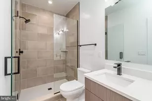 1325 Buttonwood St, Philadelphia, PA 19123 - Photo 11