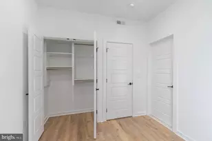 1325 Buttonwood St, Philadelphia, PA 19123 - Photo 11
