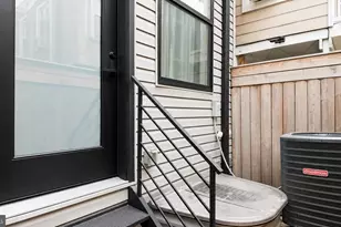 1764 Waterloo St, Philadelphia, PA 19122 - Photo 9