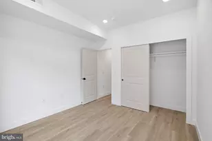 1027 W Arizona St, Philadelphia, PA 19133 - Photo 17