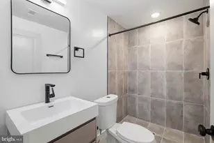 1027 W Arizona St, Philadelphia, PA 19133 - Photo 11