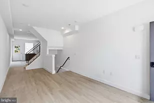 1027 W Arizona St, Philadelphia, PA 19133 - Photo 3