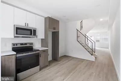 1027 W Arizona Street, Philadelphia, PA 19133 - Photo 1