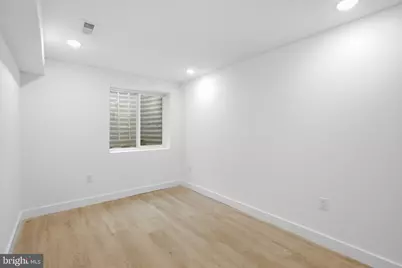 1027 W Arizona Street, Philadelphia, PA 19133 - Photo 9