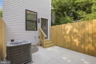 1027 W Arizona St, Philadelphia, PA 19133 - Photo 7