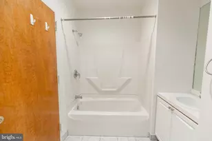 1411-4 Walnut St, Philadelphia, PA 19102 - Photo 25