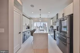 2028 Pemberton St, Philadelphia, PA 19146 - Photo 17