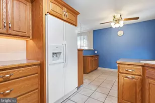 10925 Lockart Rd, Philadelphia, PA 19116 - Photo 9