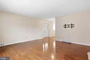 10925 Lockart Rd, Philadelphia, PA 19116 - Photo 13
