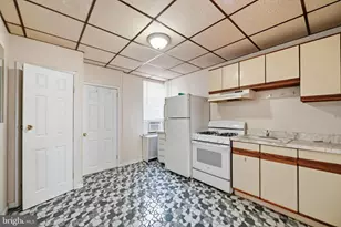 1934 S 13th St, Philadelphia, PA 19148 - Photo 9