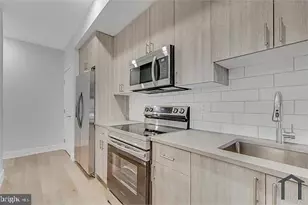 1229 W Hilton St, Philadelphia, PA 19140 - Photo 13