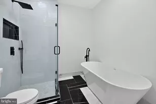 5637 N Warnock St, Philadelphia, PA 19141 - Photo 19