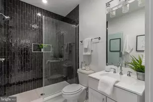 710 N 16th St, Philadelphia, PA 19130 - Photo 15
