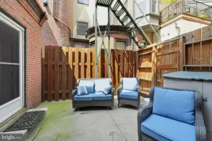 916 Clinton St, Philadelphia, PA 19107 - Photo 11