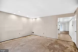 2117 President St, Philadelphia, PA 19115 - Photo 3